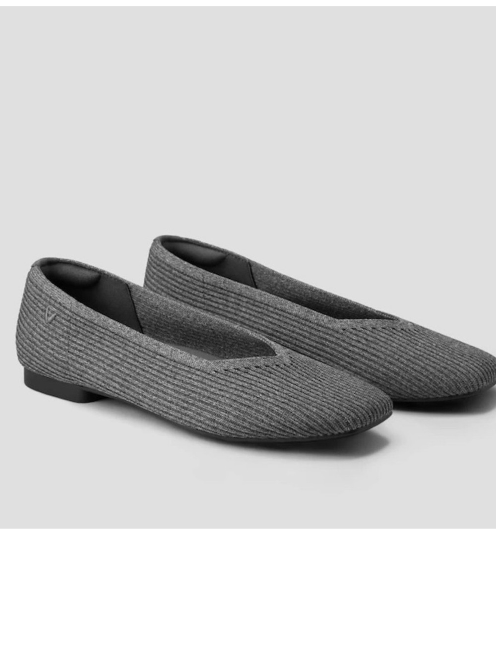 NWOT Vivaia Square-Toe V-Cut Flats (Margot 2.0)